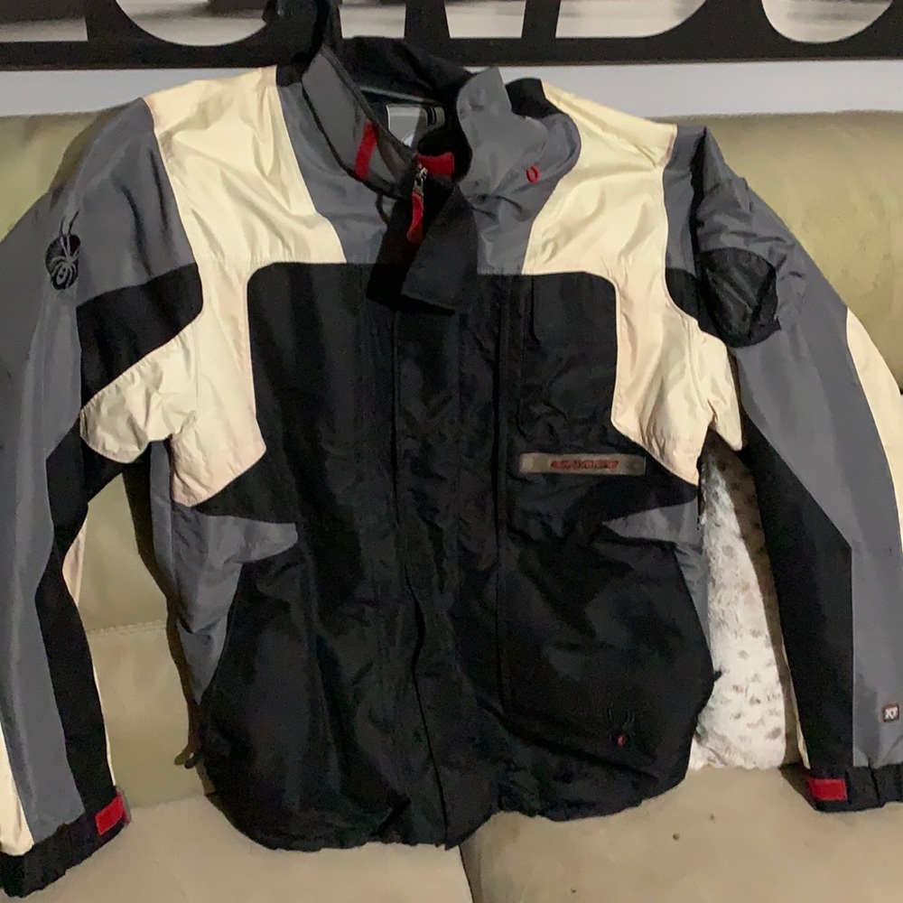 Spyder 🕷 XT8000 jacket size Large also fits a XL . NWOT  💯 authentic